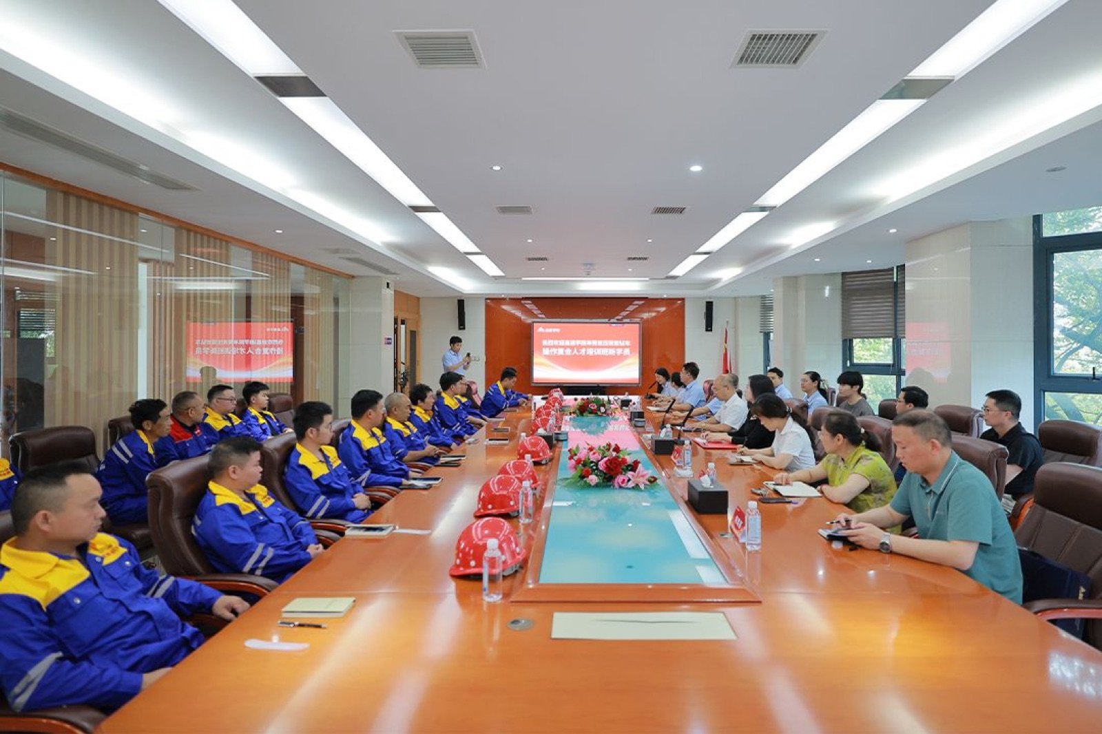 Pada pagi hari tanggal 3 Juni 2026, Siton Academy secara resmi meluncurkan Program Pelatihan Operator Multi-Keterampilan perdananya