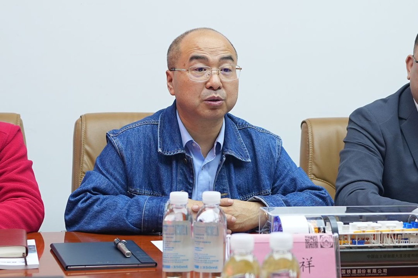 Ketua Siton, Li Xiaoxiang, memperkenalkan keahlian teknologi dan inovasi terbaru Siton