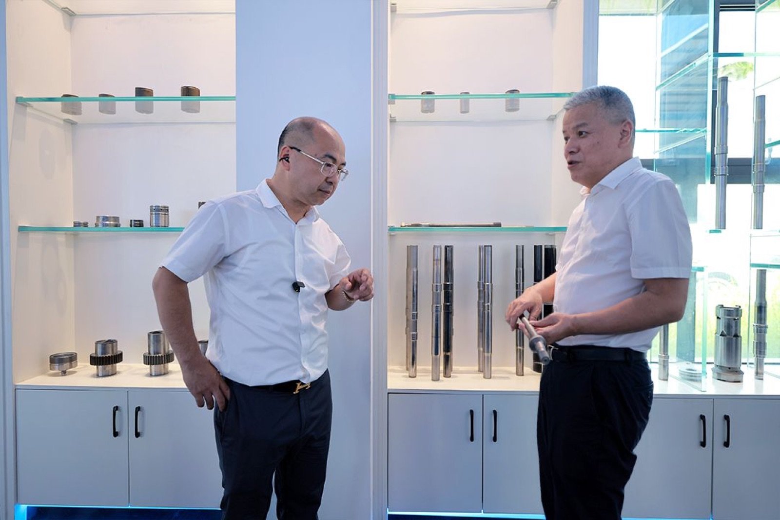 5 The CRCHI delegation learned about Siton’s rock drilling R&D capabilities